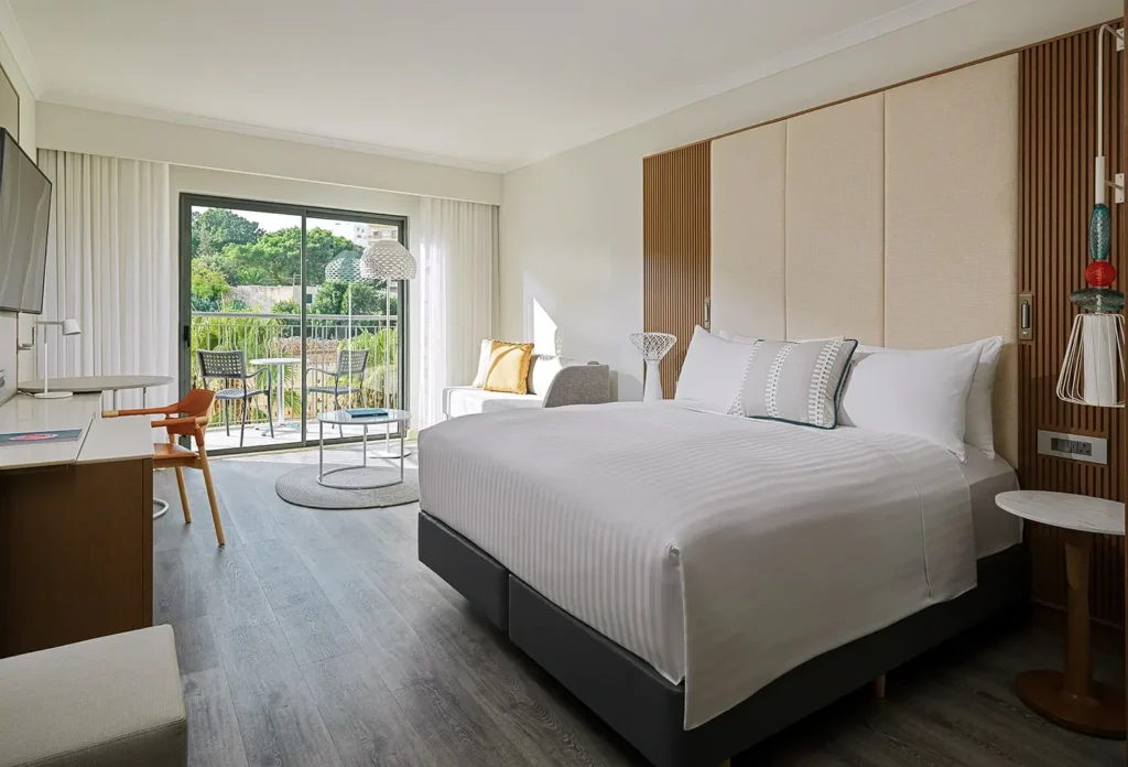 MH_MLAMC_Superior_King_2_prev-min