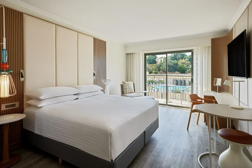 MLAMC_Deluxe_Poolview Room-min