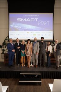 Smart Port, on stage